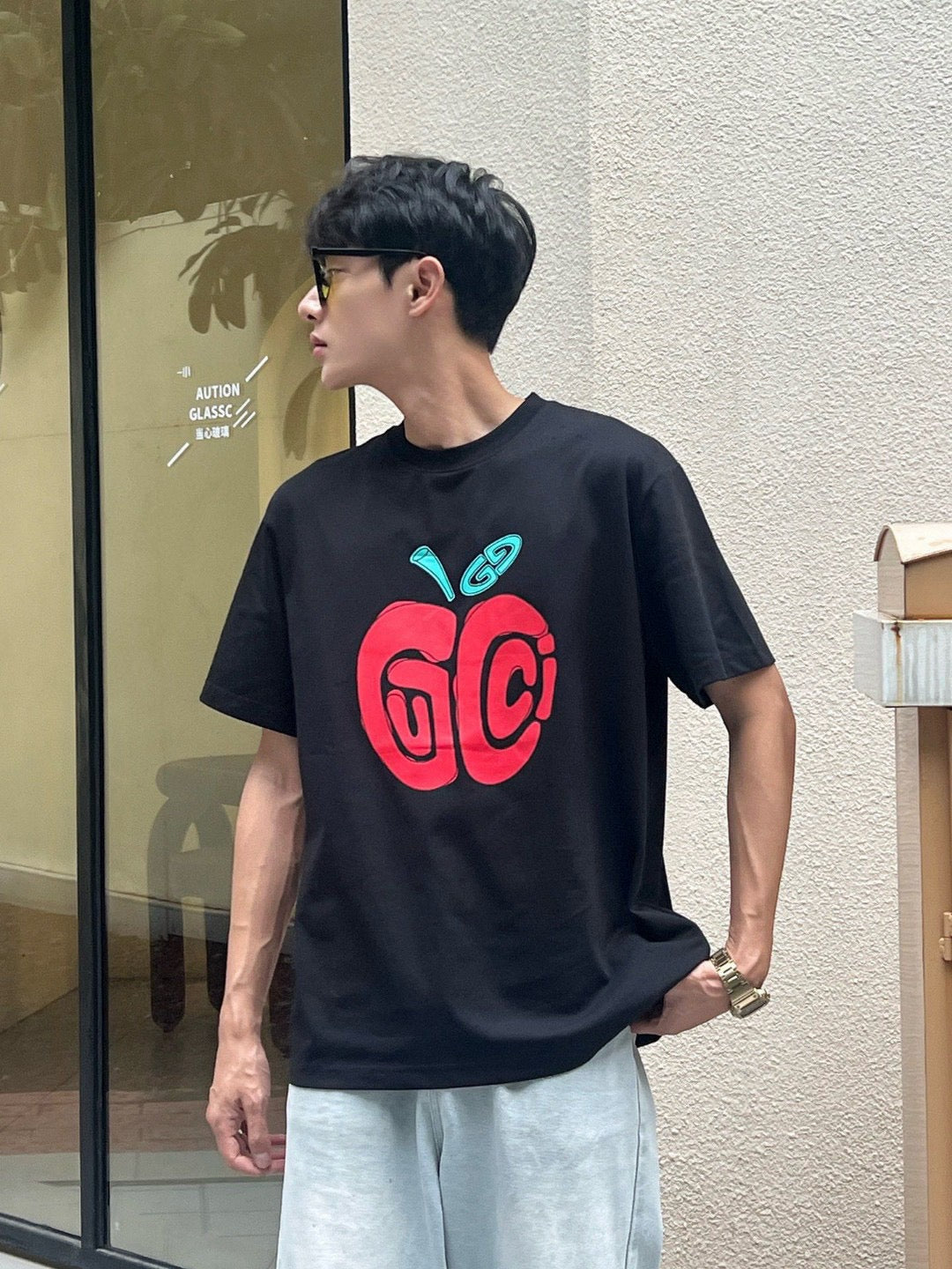 Gucci Apple Logo T-Shirt (Black) - logo - replica sneakers