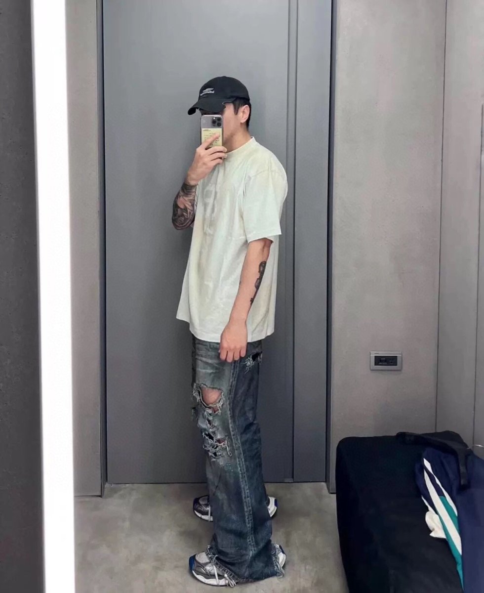 BALENCIAGA DISTRESSED LOGO T-SHIRT WHITE GREY - logo - replica sneakers