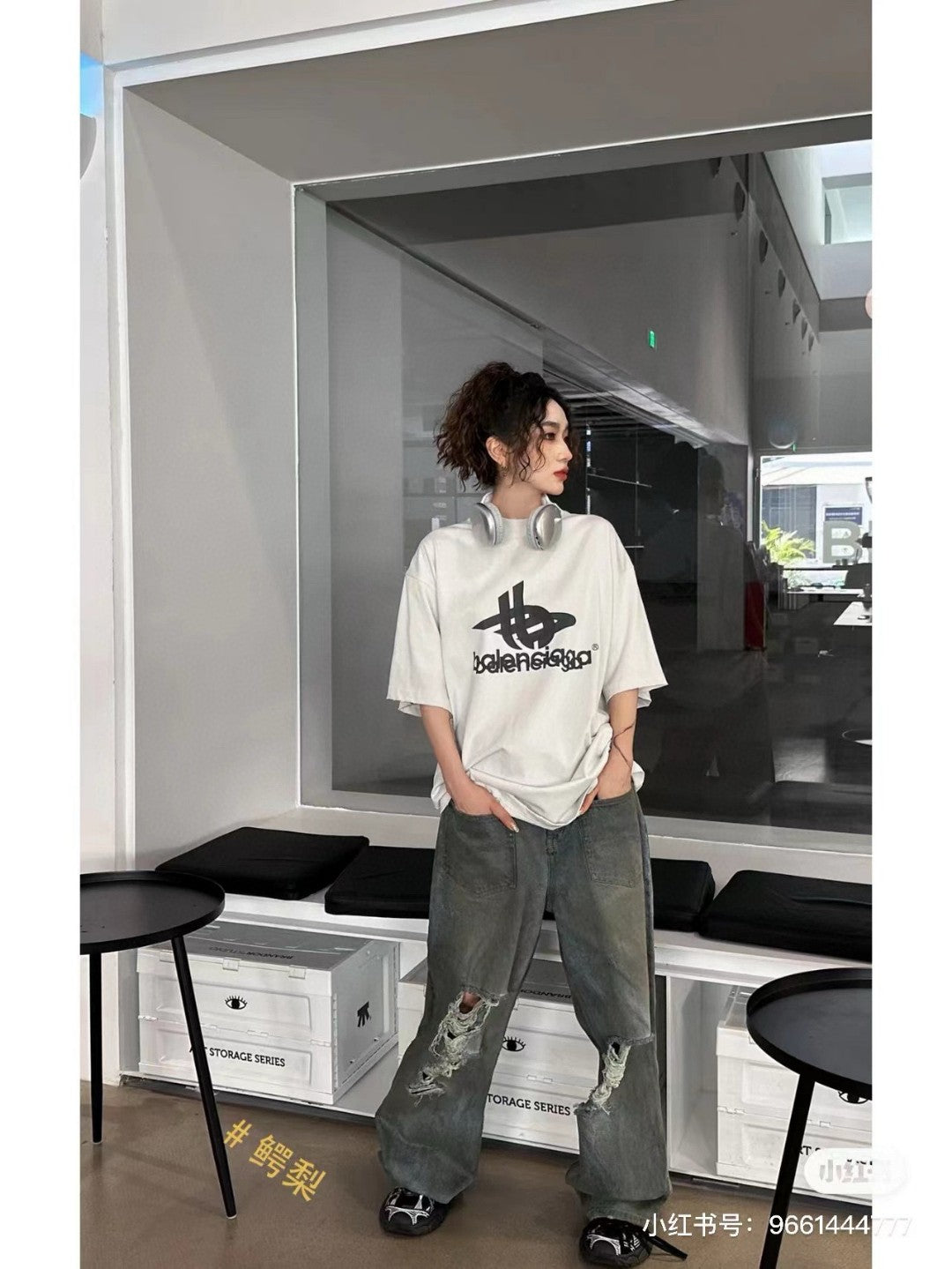 Balenciaga T-Shirt - Overlapping Logo - insole - replica sneakers
