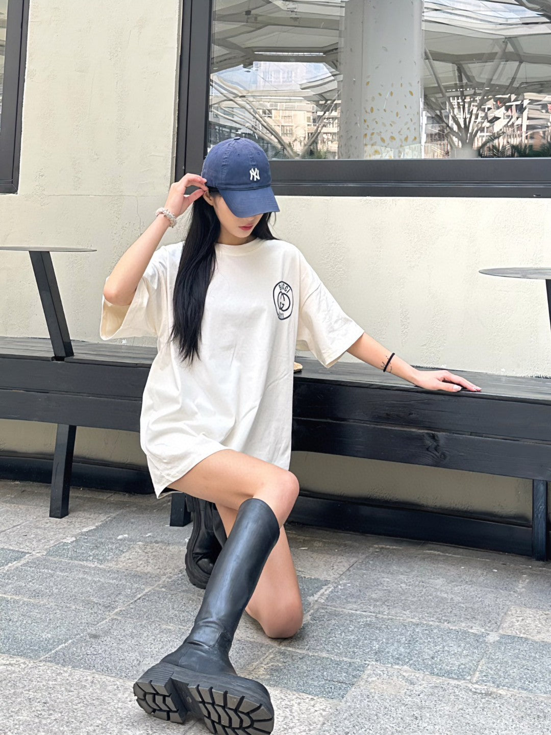 Gucci 1921 Logo Graphic T-Shirt (Beige) - logo - replica sneakers