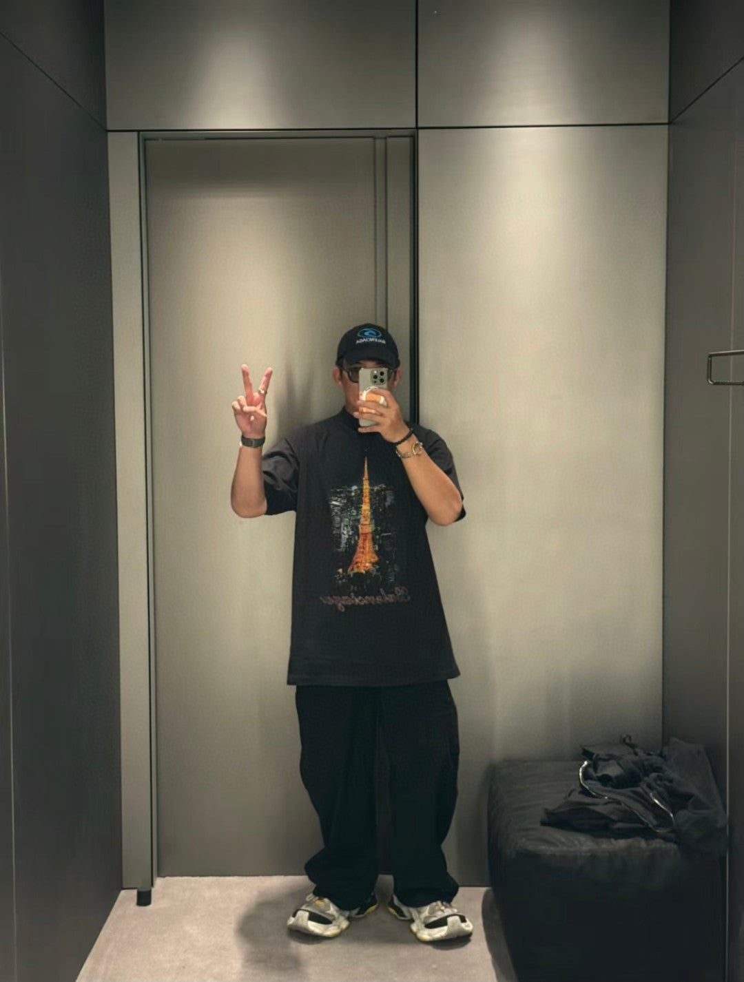 Balenciaga Tokyo Tower T-Shirt - logo - replica sneakers