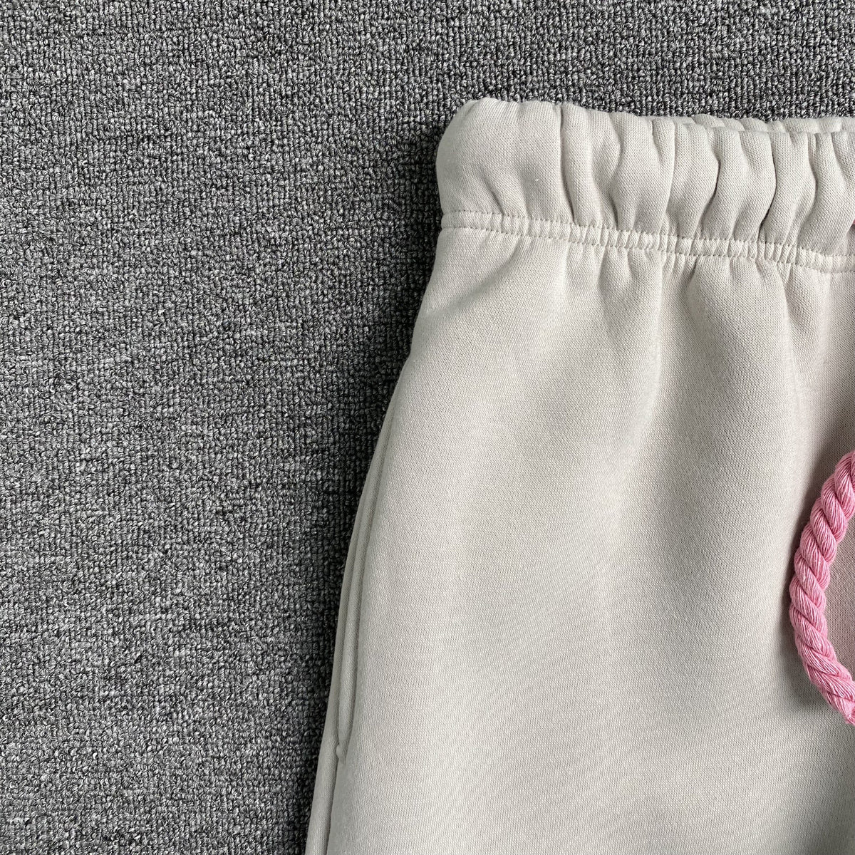 SYNA WORLD SYNA LOGO SWEATPANTS GREY PINK - close up - replica sneakers