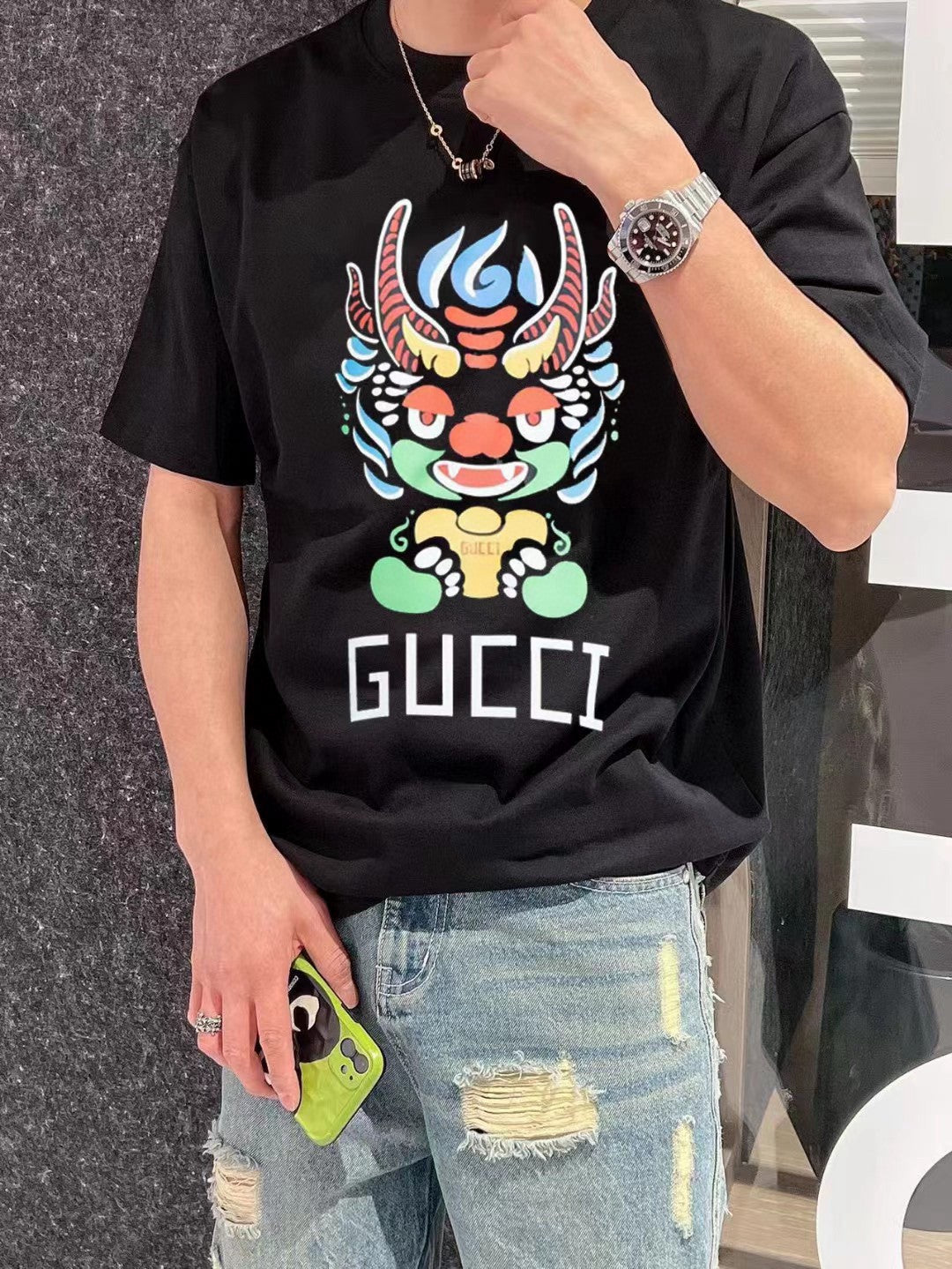 Gucci Dragon Graphic T-shirt Black - close up - replica sneakers