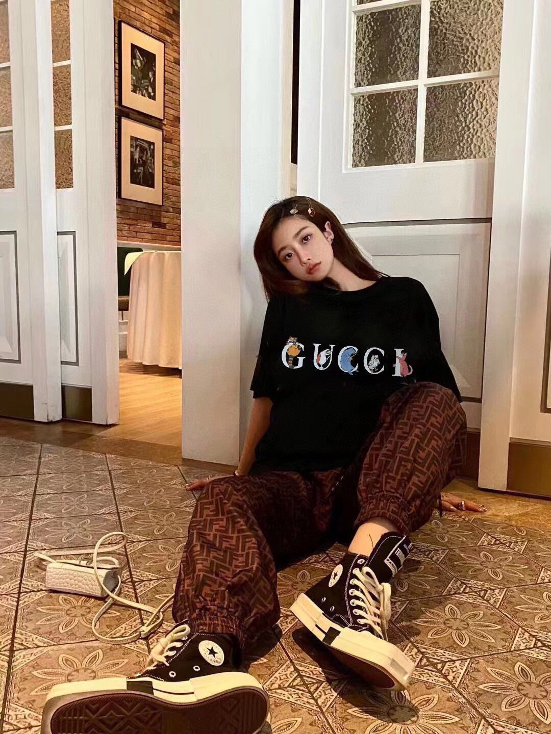 Gucci Mushroom Cluster T-Shirt (Black) - detail - replica sneakers