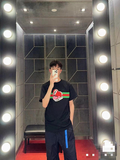 Gucci Black T-Shirt with Heart Graphic - logo - replica sneakers