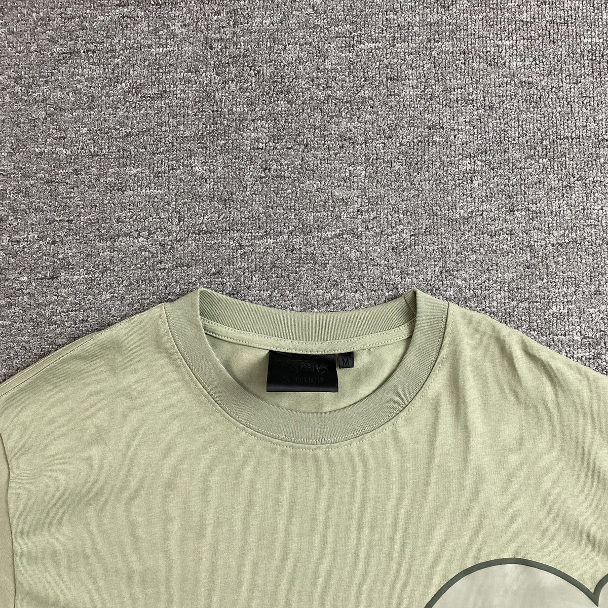 SYNA WORLD T-SHIRT SAGE - detail - replica sneakers