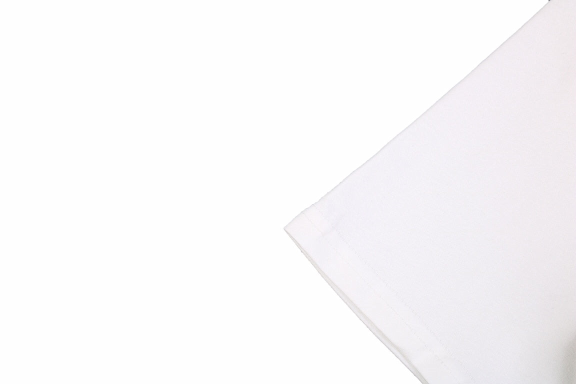 BALENCIAGA LOGO T-SHIRT WHITE - close up - replica sneakers