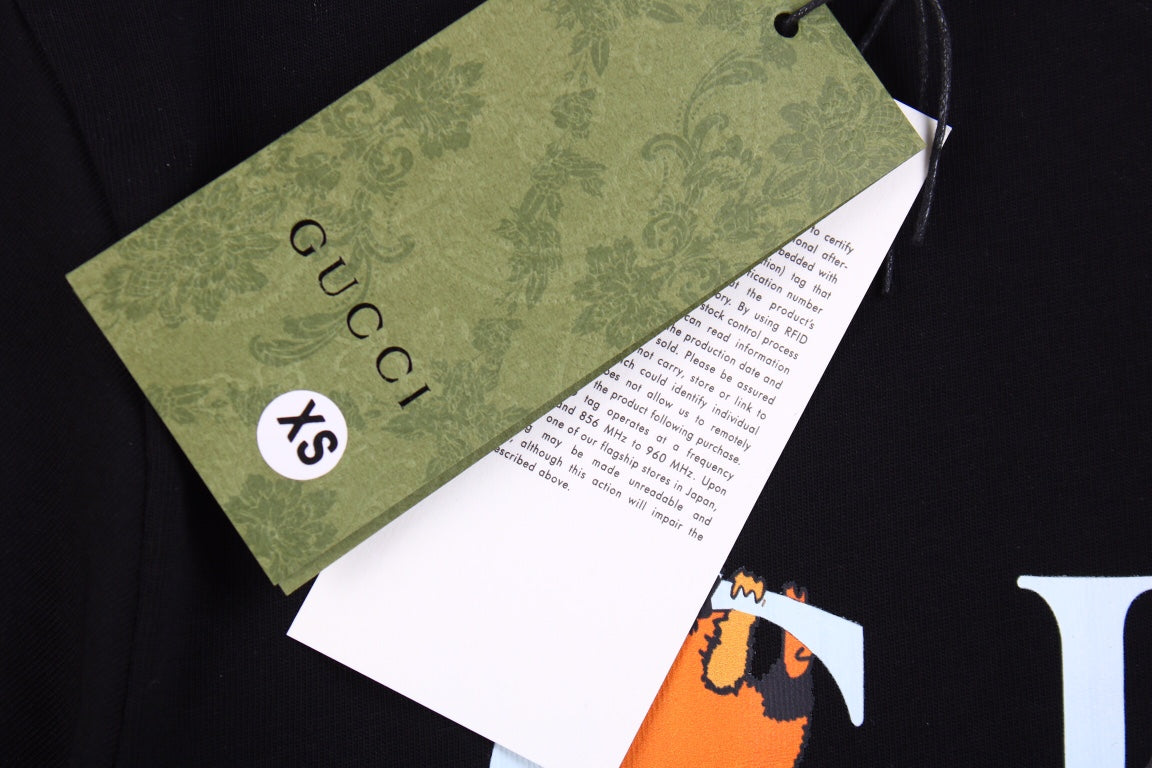 Gucci Mushroom Cluster T-shirt (black) Unisex Streetwear Limited Edition - <p dir='ltr'><span>This Gucci t-shirt features a playful mushroom cluster graphic design. The black shirt