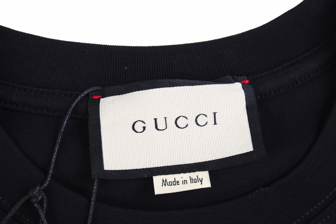 Gucci Lightning Logo T-Shirt - close up - replica sneakers