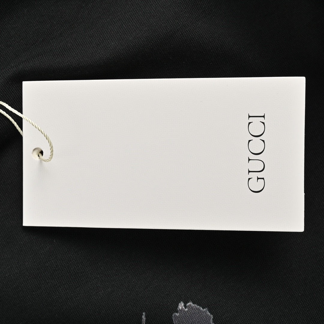 Gucci Strawberry Logo T-Shirt (Black) - insole - replica sneakers