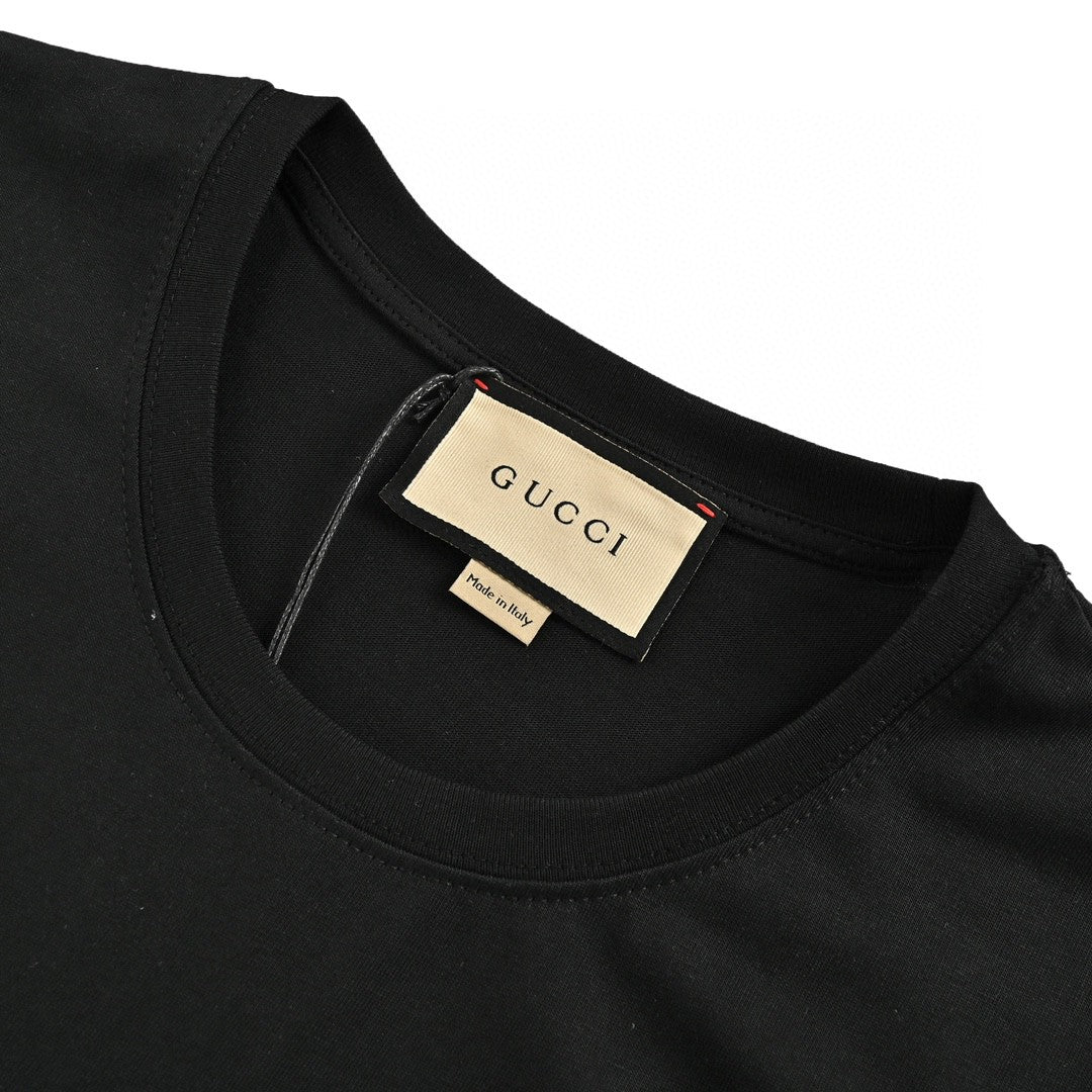 Gucci 1921 Graphic T-Shirt - close up - replica sneakers