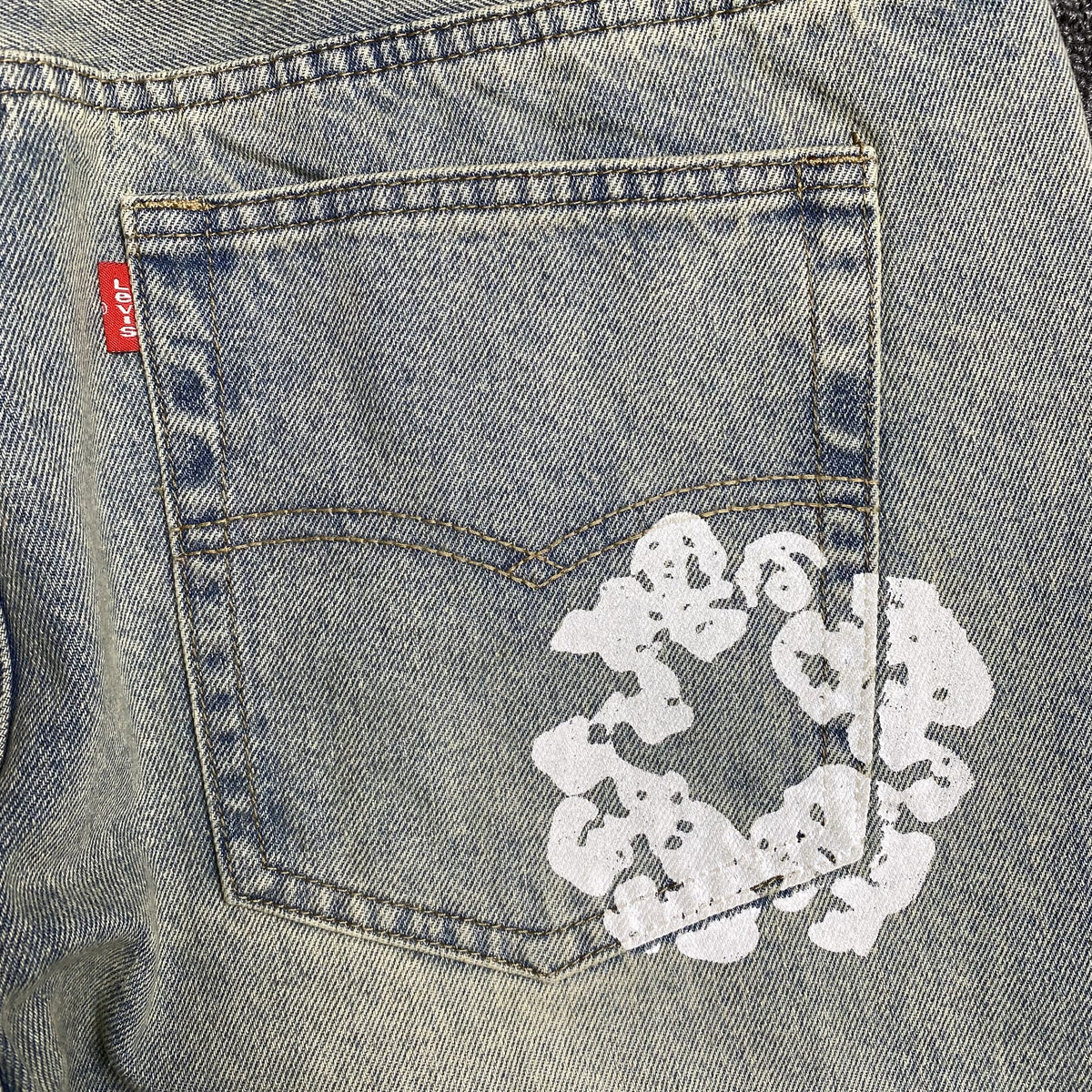 DENIM TEARS x LEVI'S DIRTY WASH WREATH JEANS LIGHT WASH - logo - replica sneakers