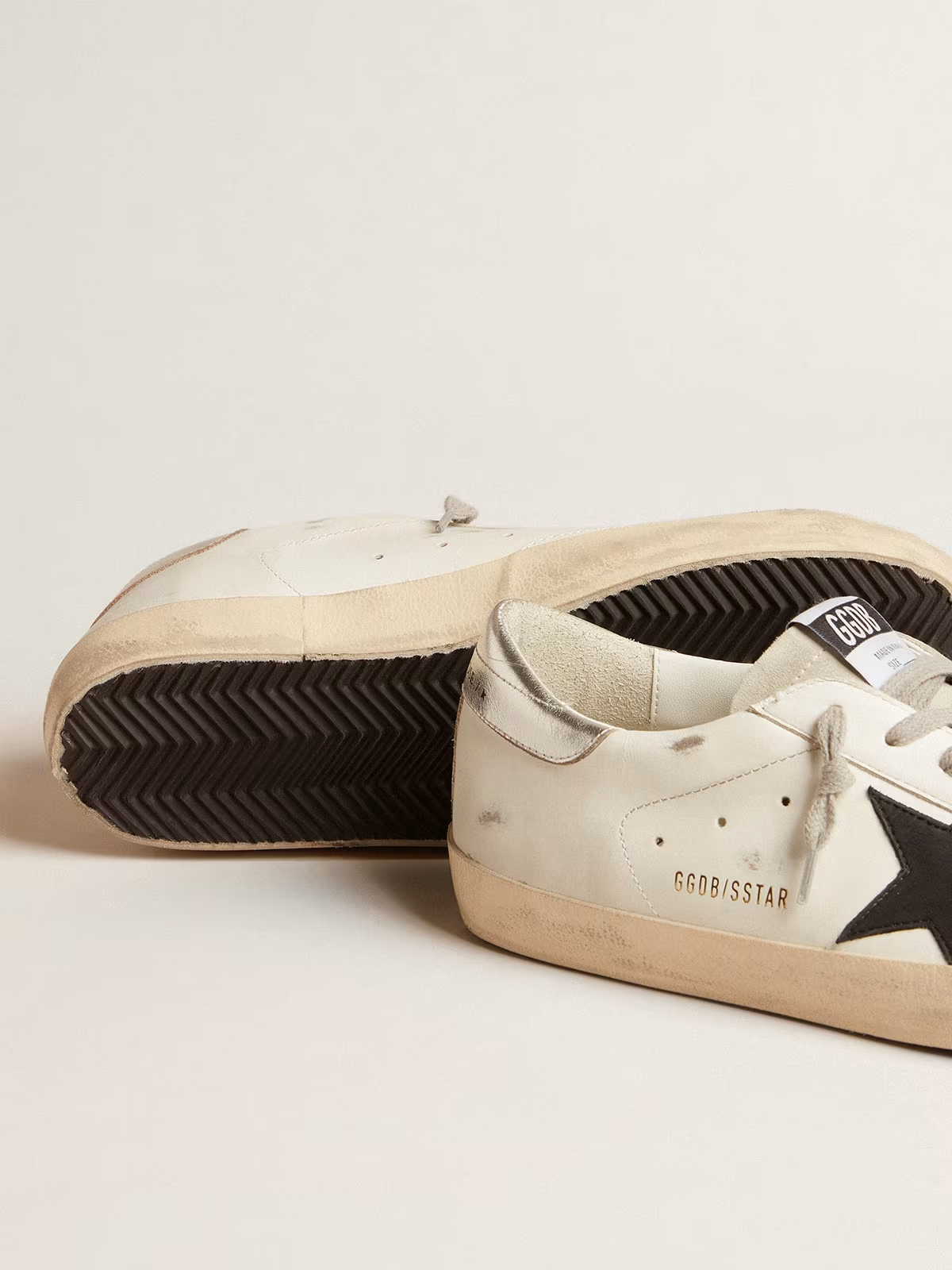 Golden Goose Super-star White & Sneaker - Black Unisex Streetwear Limited Edition
