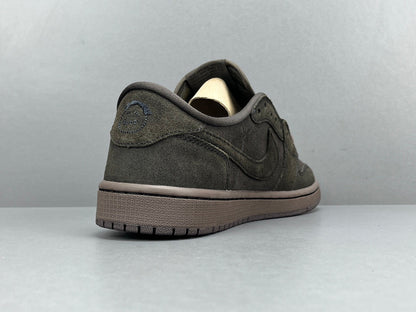 JORDAN 1 Retro Low Og Sp - Travis Scott Velvet - Brown Unisex Streetwear Limited Edition - The JORDAN 1 RETRO LOW OG SP x TRAVIS SCOTT VELVET BROWN - REPLICA combines