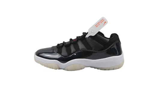 AIR Jordan 11 Retro Low 72-10 - Gym Red - White - Sail - Black Unisex Streetwear Limited Edition - Celebrate one of the greatest seasons in basketball history with the Air Jordan 11 Retro