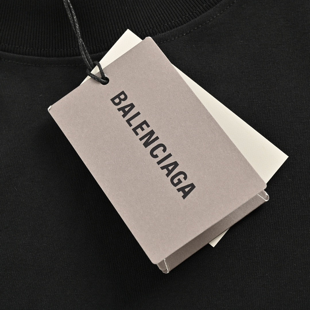 Balenciaga Distressed Logo T-Shirt - detail - replica sneakers