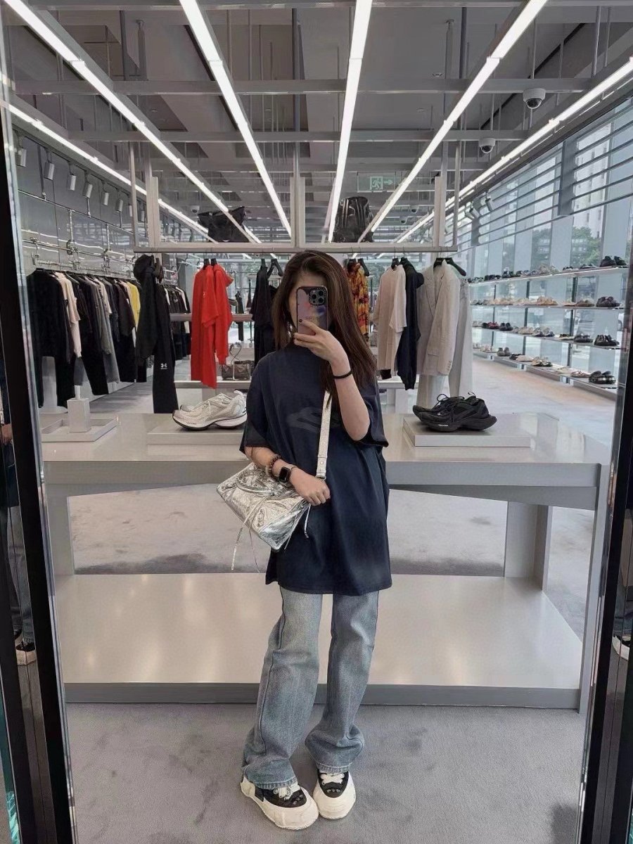 Balenciaga Distressed Logo T-Shirt - logo - replica sneakers