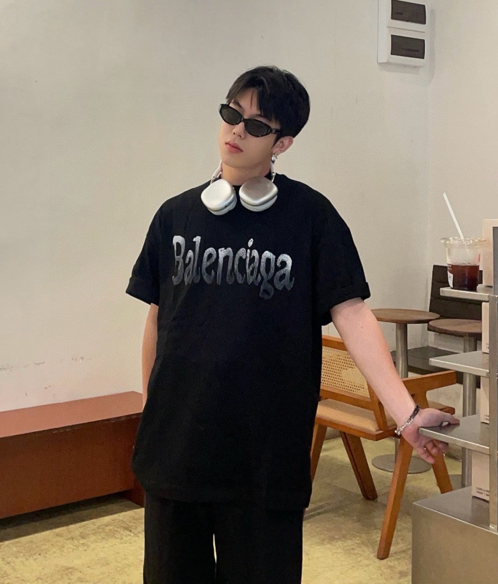Balenciaga Gradient Logo T-Shirt (Black) - logo - replica sneakers