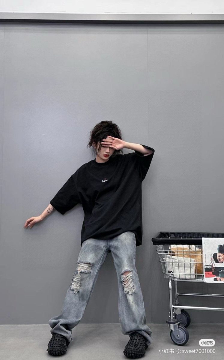 Balenciaga Je t'aime Black T-Shirt - logo - replica sneakers