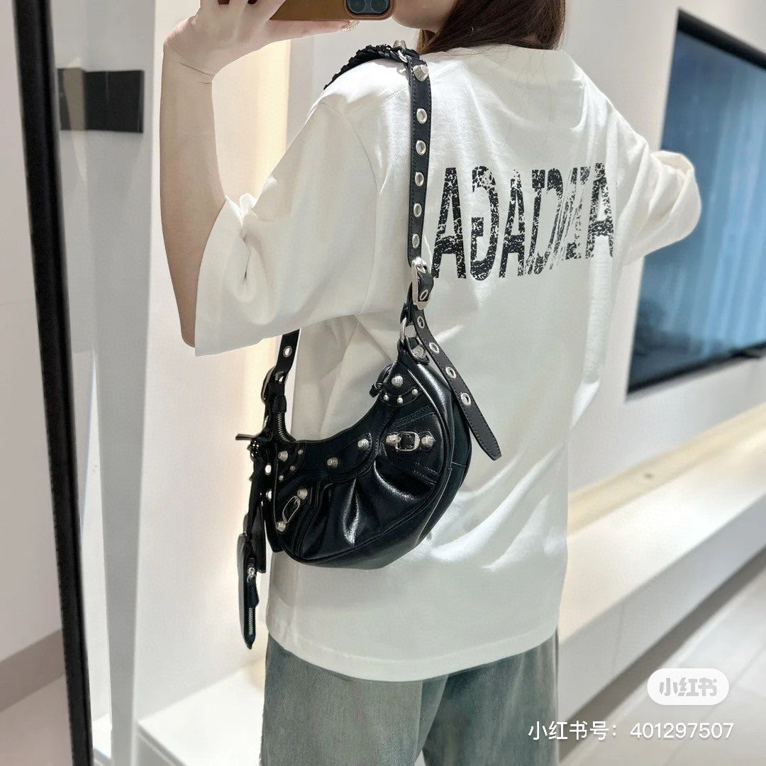 Balenciaga T-Shirt - Distressed Logo - box - replica sneakers