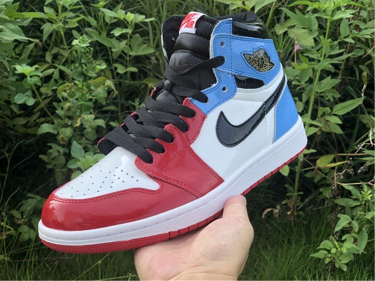 JORDAN 1 RETRO HIGH x FEARLESS UNC CHICAGO - logo - replica sneakers