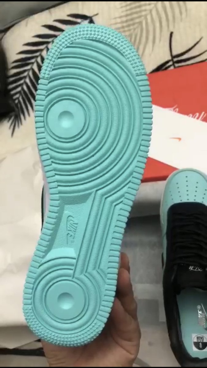 NIKE AIR FORCE 1 x TIFFANY & CO.1837 (FRIENDS AND FAMILY) - logo - replica sneakers